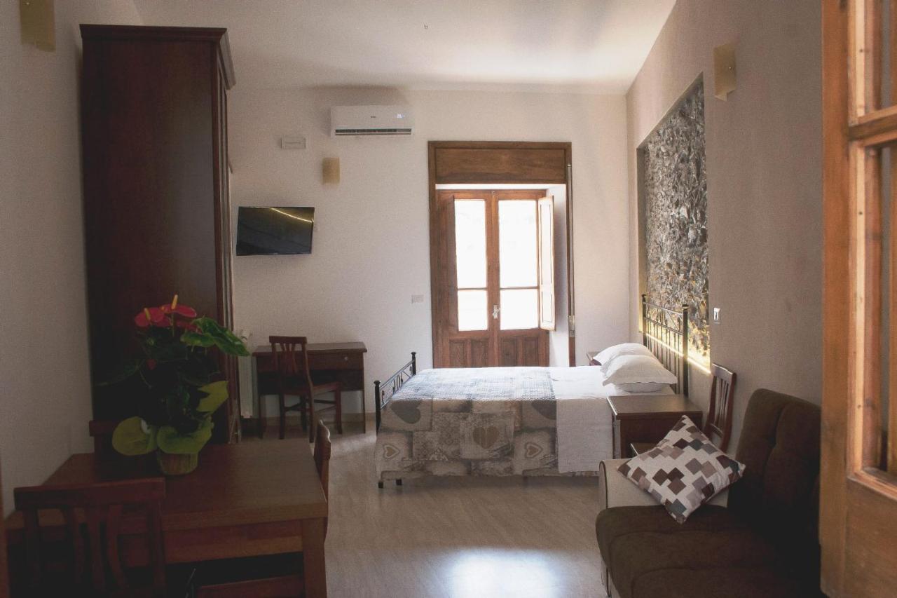 Il Covo Dei Re Bed & Breakfast Fiumedinisi Exterior photo